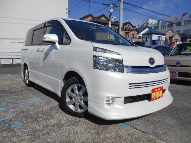 2008(H20)年　トヨタ　ヴォクシーＷ修復ナシＡＴ　35.2万円